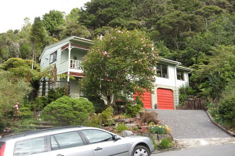 Photo of property in 5 Vermont Grove, Wainuiomata, Lower Hutt, 5014