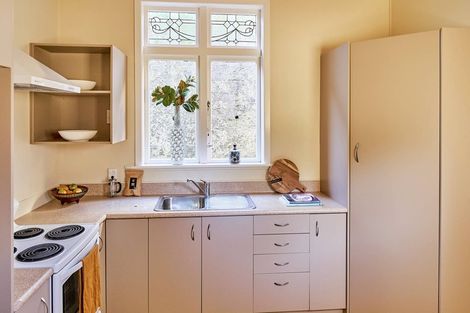 Photo of property in 22 Selwyn Terrace, Thorndon, Wellington, 6011