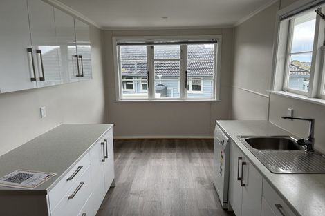 Photo of property in 105 Lake Road, Northcote, Auckland, 0627