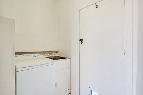 Photo of property in 1160 Heaphy Terrace, Fairfield, Hamilton, 3214