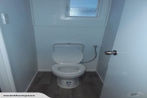 Photo of property in 2 Hereford Street, Te Atatu Peninsula, Auckland, 0610