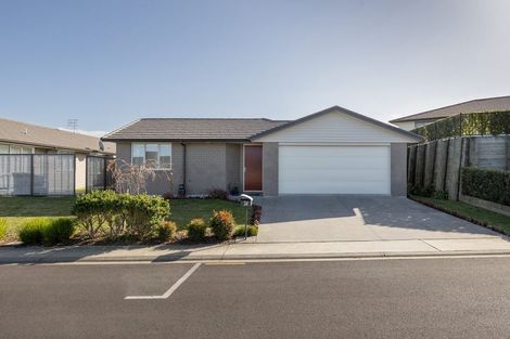 Photo of property in Waterview Estate, 34/4 Greystone Place, Omokoroa, 3114