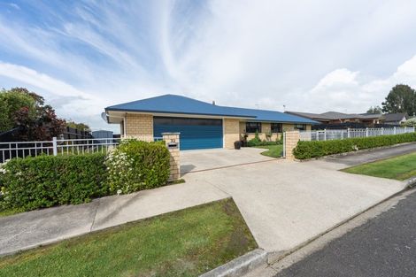 Photo of property in 32 Ursula Drive, Feilding, 4702