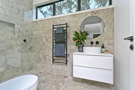 Photo of property in 21 Alfred Street, Northcote Point, Auckland, 0627