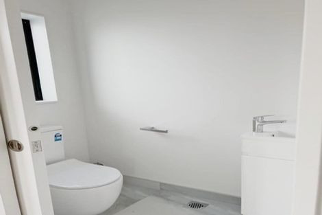 Photo of property in 41b Crestview Rise, Papakura, 2110