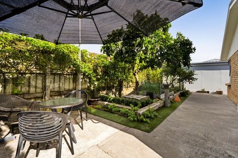 Photo of property in 35a Tukapa Street, Westown, New Plymouth, 4310