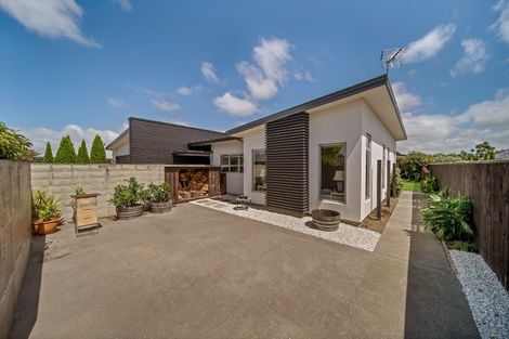 Photo of property in 9 Crown Close, Prebbleton, 7604