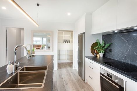 Photo of property in 54 Kitemaunga Avenue, One Tree Point, 0118