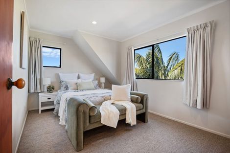Photo of property in 48 Lakeside Drive, Orewa, 0931