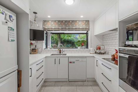 Photo of property in 19 Ashburn Lane, Awapuni, Palmerston North, 4412