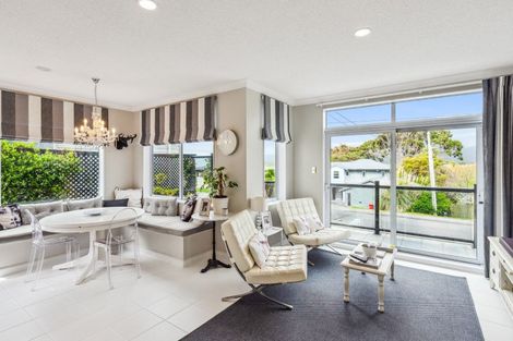 Photo of property in 47 Golf Road, Paraparaumu Beach, Paraparaumu, 5032