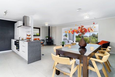 Photo of property in 381 Welcome Bay Road, Welcome Bay, Tauranga, 3112