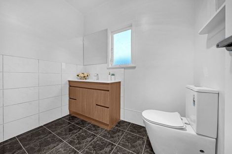 Photo of property in 4029 Great North Road, Glen Eden, Auckland, 0602
