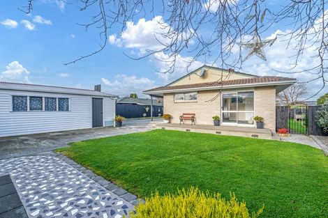Photo of property in 76 John F Kennedy Drive, Milson, Palmerston North, 4414