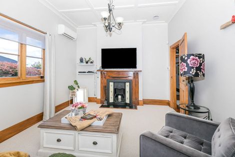 Photo of property in 106 Forest Lake Road, Forest Lake, Hamilton, 3200