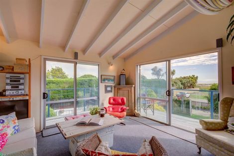 Photo of property in 20a Swindells Road, Waikuku Beach, 7473