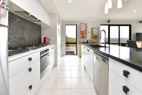 Photo of property in 137 Tuparekura Road, South Head, Helensville, 0874