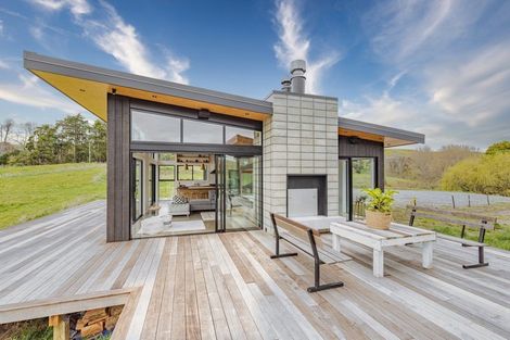 Photo of property in 360a Longbush Road, Hinakura, Masterton, 5884