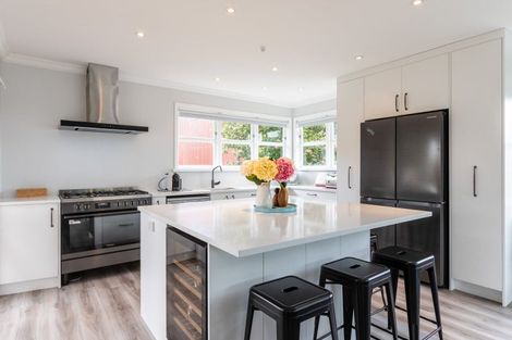 Photo of property in 77 Fergusson Street, Woodville, 4920