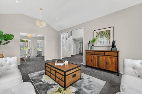 Photo of property in 32 Delmont Close, East Tamaki Heights, Auckland, 2016