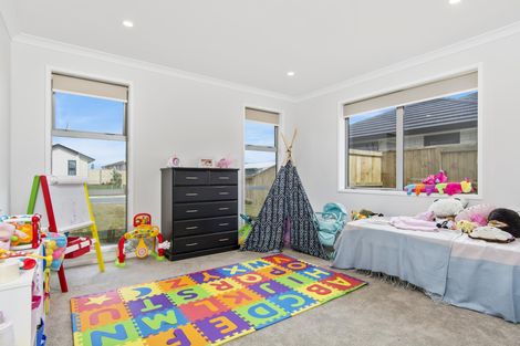 Photo of property in 61 Harding Drive, Papamoa Beach, Papamoa, 3118