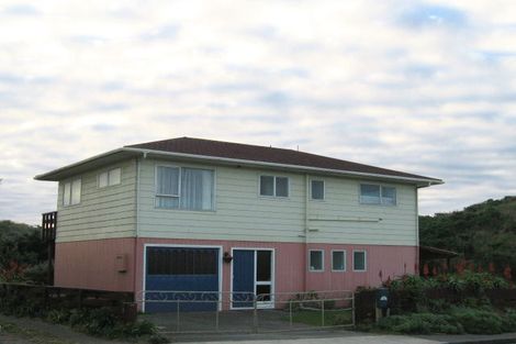 Photo of property in 1 Moana Street, Otaki Beach, Otaki, 5512