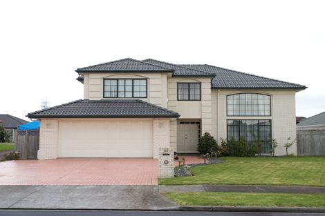 Photo of property in 42 Corta Bella Place, Golflands, Auckland, 2013