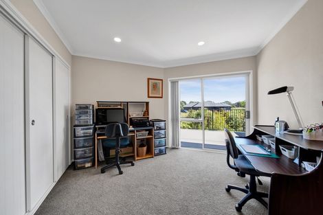 Photo of property in 5 Condor Crescent, Waiwhakaiho, New Plymouth, 4312