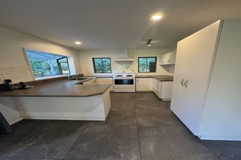 Photo of property in 81 Motu Road, Kumeu, 0891