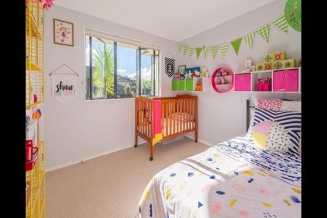 Photo of property in 3 Amberly Rise, Helensville, 0800