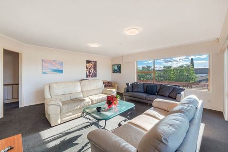 Photo of property in 40 Akoranga Drive, Northcote, Auckland, 0627