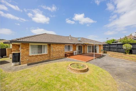 Photo of property in 21 Suncrest Drive, West Harbour, Auckland, 0618