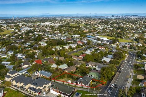 Photo of property in 70 Chivalry Road, Glenfield, Auckland, 0629