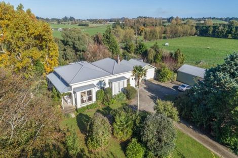 Photo of property in 326 Heatherlea Road East, Levin, 5571