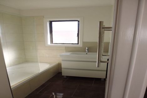 Photo of property in 1/114 Kervil Avenue, Te Atatu Peninsula, Auckland, 0610