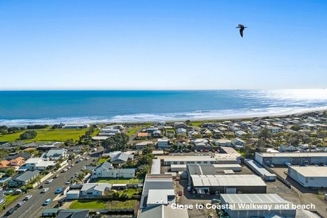 Photo of property in 9a Strandon Place, Strandon, New Plymouth, 4312