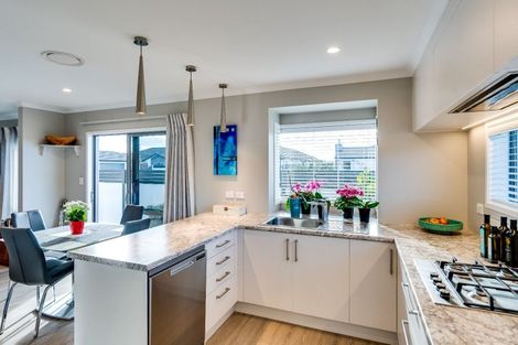 Photo of property in 2 Benmore Place, Poraiti, Napier, 4112