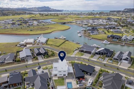 Photo of property in 8 Awatea Drive, Whitianga, 3510