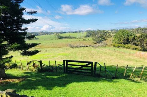 Photo of property in 56 Henwood Road, Taupaki, Henderson, 0782