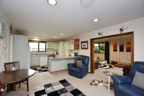 Photo of property in 57 Vogel Place, Waikiwi, Invercargill, 9810