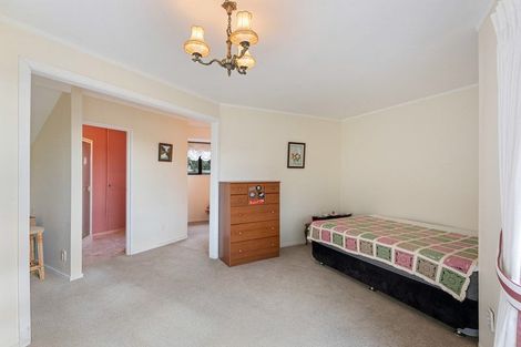 Photo of property in 18 Ara Kuaka, Waikanae Beach, Waikanae, 5036