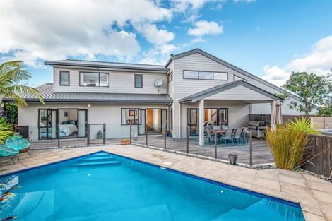 Photo of property in 21 Deanna Drive, West Harbour, Auckland, 0618