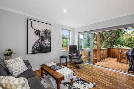 Photo of property in 107 Kenmore Street, Newlands, Wellington, 6037