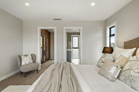 Photo of property in 20 Beach Road, Castor Bay, Auckland, 0620