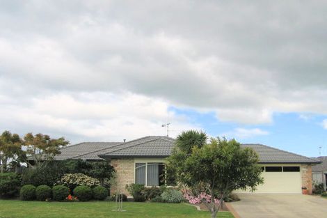 Photo of property in 36 The Gardens Drive, Papamoa Beach, Papamoa, 3118