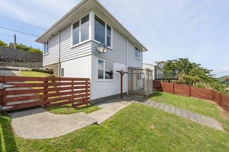 Photo of property in 43 Turville Crescent, Newlands, Wellington, 6037