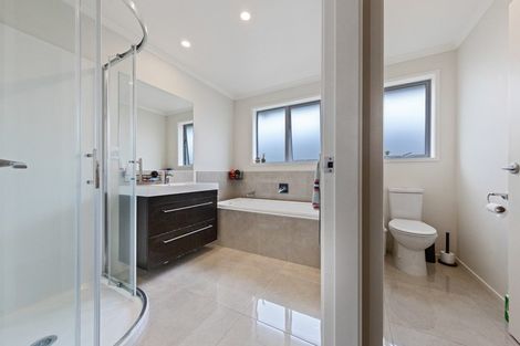 Photo of property in 72 Hillpark Drive, Pokeno, 2402