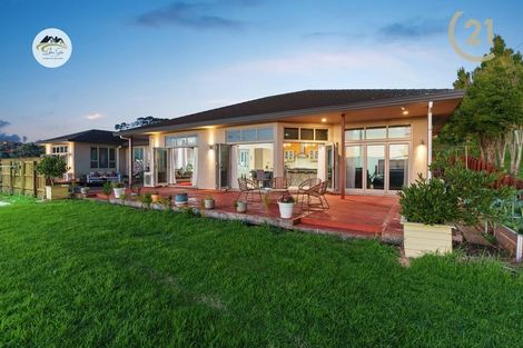 Photo of property in 520 Redoubt Road, Flat Bush, Auckland, 2019