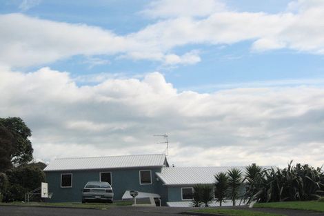 Photo of property in 16 Cabot Place, Frankleigh Park, New Plymouth, 4310