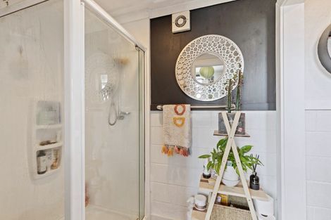 Photo of property in 16 Bulteel Street, New Plymouth, 4310